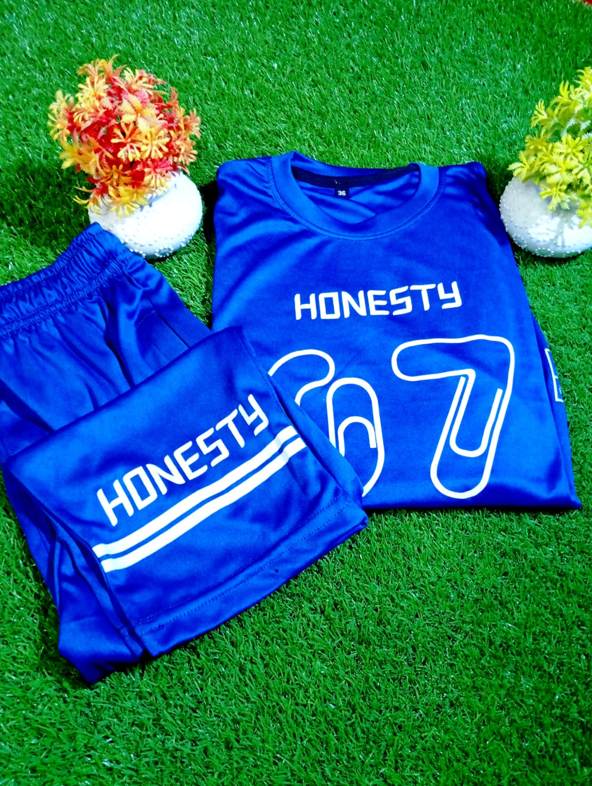 honesty brand 07 article for 13 to 15 years boy specially for Ronaldo fans