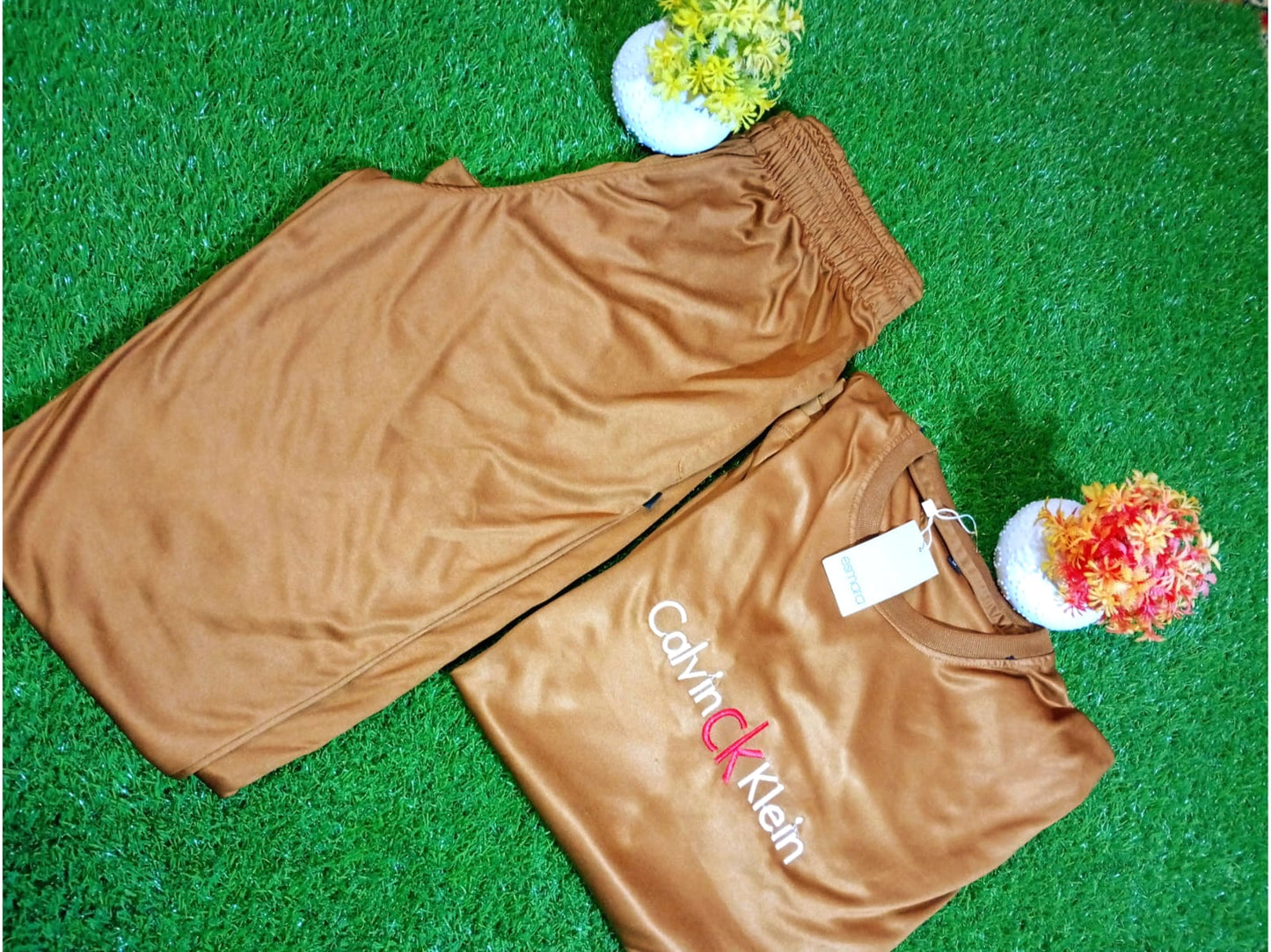 Calvin CK kelvin tracsuit for boys It is for boys age 15 to 16 year old
